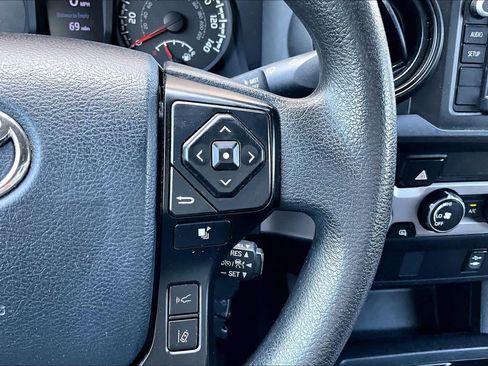 Used 2019 Toyota Tacoma SR AWD/4WD image 25