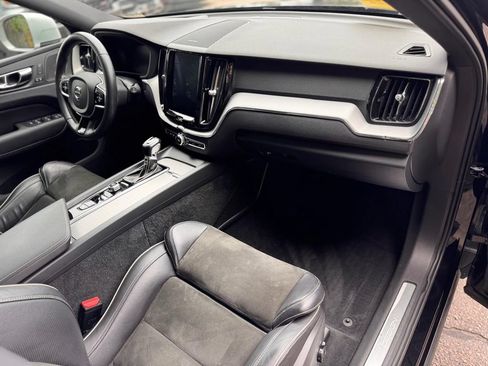 Used 2019 Volvo XC60 T6 R-Design w/ Protection Package AWD/4WD image 25