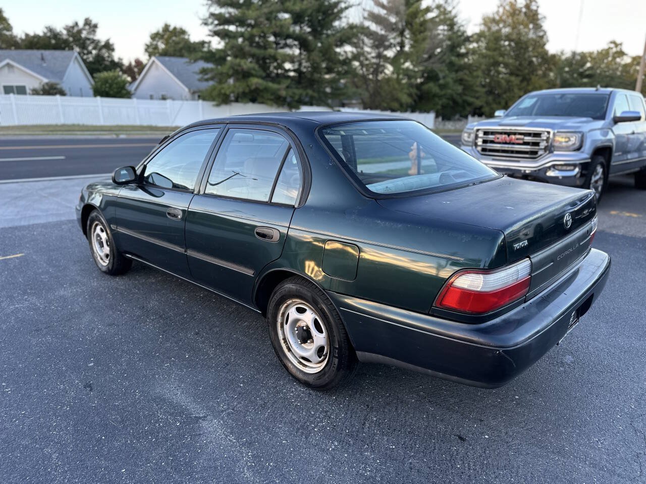 Used 1997 Toyota Corolla w/ Value Pkg FWD image 5