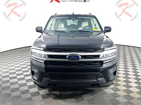Used 2023 Ford Expedition Max XLT image 2