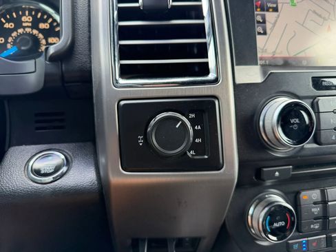 Used 2015 Ford F150 Platinum w/ Equipment Group 701A Luxury AWD/4WD image 15