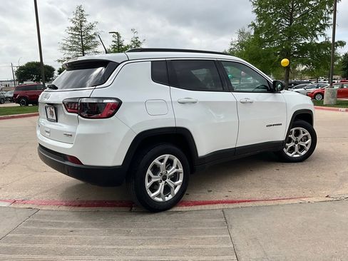 Used 2025 Jeep Compass Latitude image 6