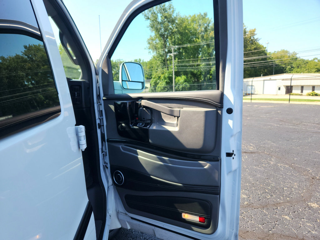 Used 2020 Chevrolet Express 2500 Extended w/ Enhanced Convenience Package RWD image 37