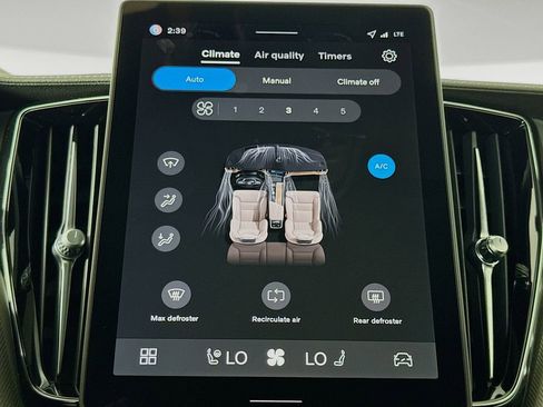 New 2026 Volvo XC60 T8 Ultra w/ Climate Package PRO image 16