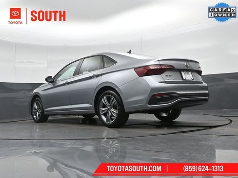 Used 2024 Volkswagen Jetta SE image 44