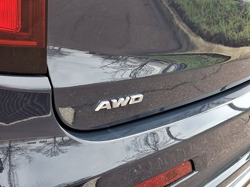 Used 2024 Cadillac XT6 Premium Luxury w/ Technology Package image 34