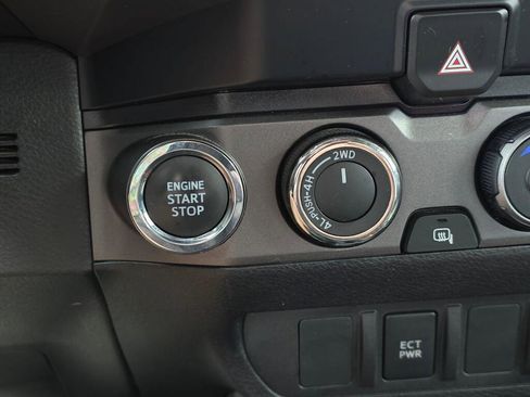 Used 2023 Toyota Tacoma TRD Off-Road image 33