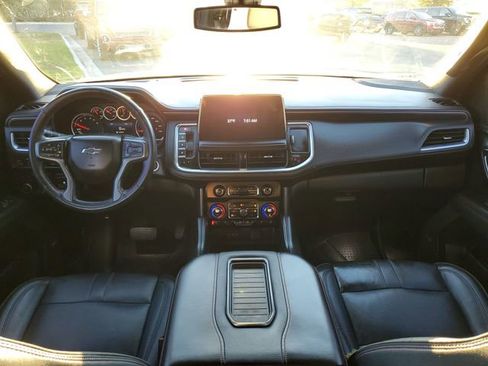 Used 2021 Chevrolet Suburban RST w/ Luxury Package image 11