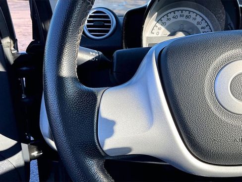 Used 2013 smart fortwo pure image 17