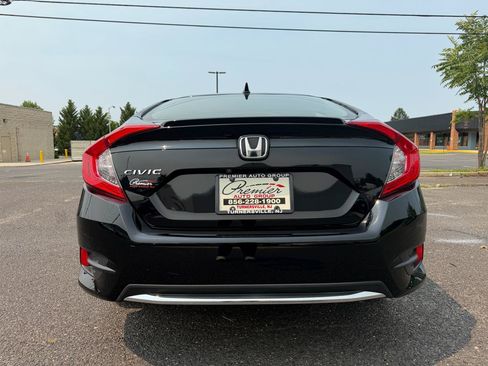 Used 2019 Honda Civic EX image 6