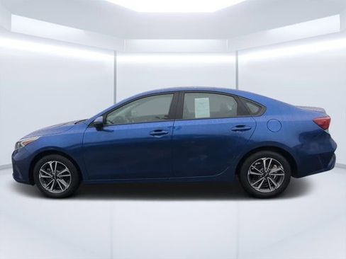 Used 2024 Kia Forte LXS w/ LXS Technology Package FWD image 6