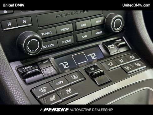 Used 2022 Porsche 718 Cayman image 10