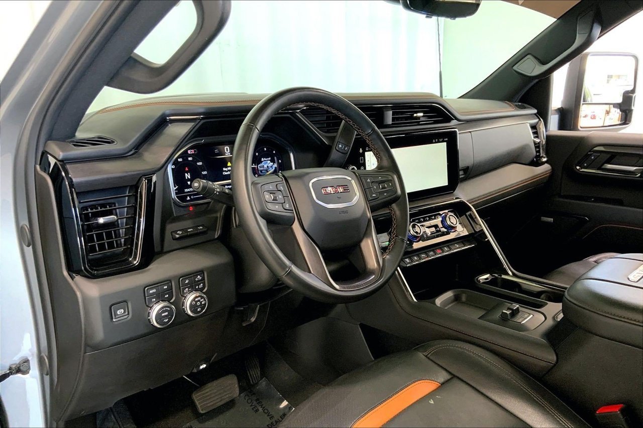 Used 2024 GMC Sierra 2500 AT4 w/ AT4 Premium Plus Package AWD/4WD image 14