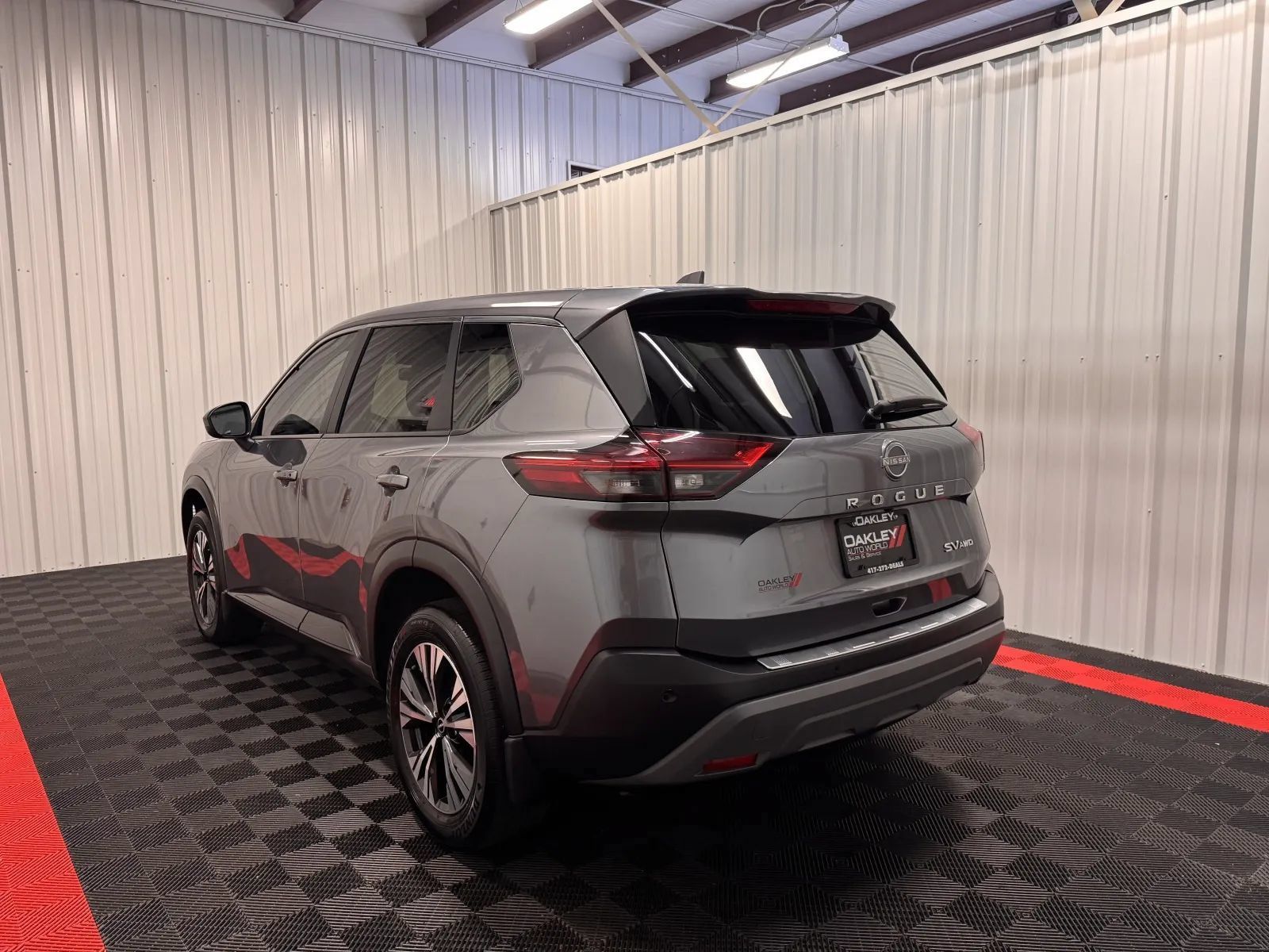 Used 2023 Nissan Rogue SV AWD/4WD image 2