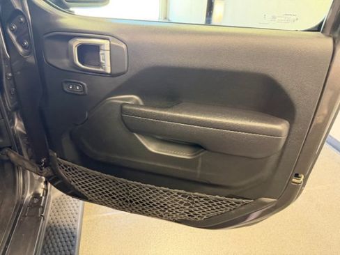 Used 2023 Jeep Wrangler Unlimited Sport AWD/4WD image 31