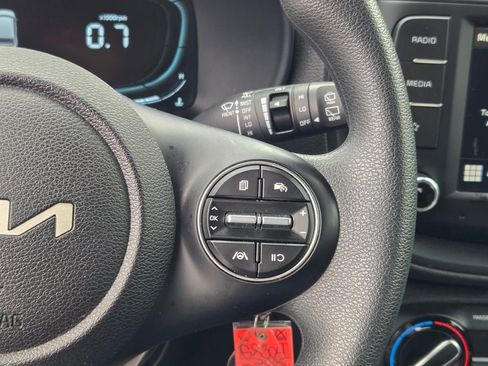 Used 2025 Kia Soul LX w/ LX Technology Package FWD image 27