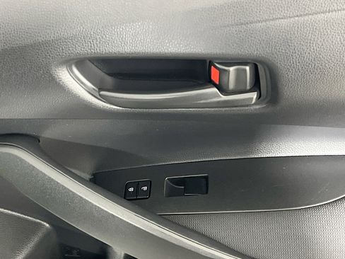 Used 2022 Toyota Corolla LE image 30