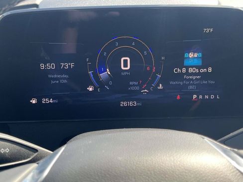 Used 2025 Chevrolet Traverse LT FWD image 3