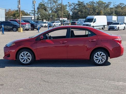 Used 2017 Toyota Corolla LE image 8
