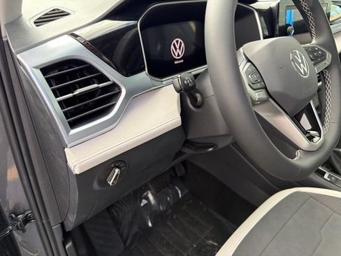 New 2026 Volkswagen Taos SE AWD/4WD image 39