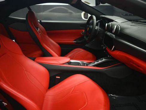 Used 2020 Ferrari Portofino RWD image 38