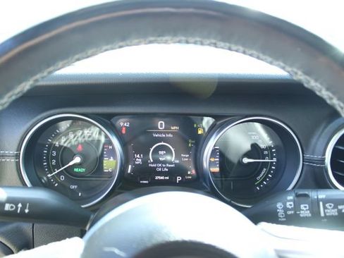 Used 2022 Jeep Wrangler Unlimited Sahara w/ Cold Weather Group AWD/4WD image 19