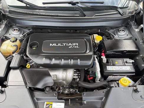 Used 2016 Jeep Cherokee Sport image 12