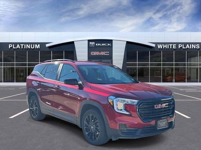 Used 2024 GMC Terrain SLE w/ Driver Convenience Package