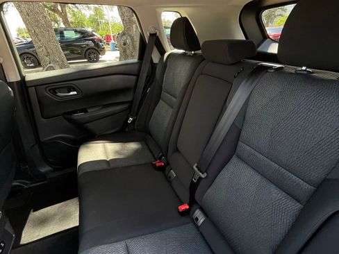 Used 2024 Nissan Rogue SV FWD image 24