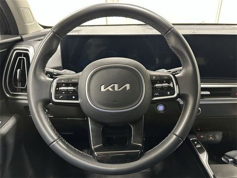 Used 2024 Kia Sorento S image 18