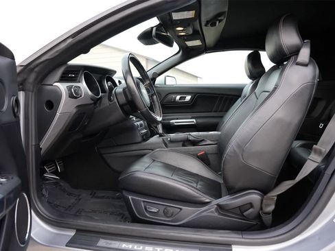 Used 2022 Ford Mustang Premium image 16