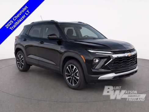 Used 2025 Chevrolet TrailBlazer LT w/ Convenience Package AWD/4WD image 3