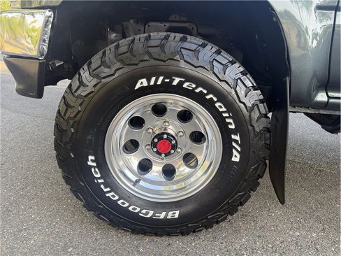 Used 1993 Toyota Pickup Deluxe AWD/4WD image 9