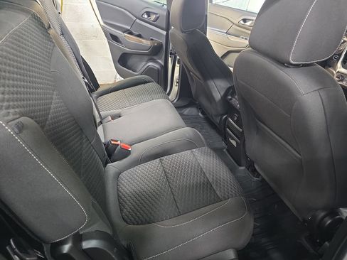 Used 2019 GMC Acadia SLE AWD/4WD image 11