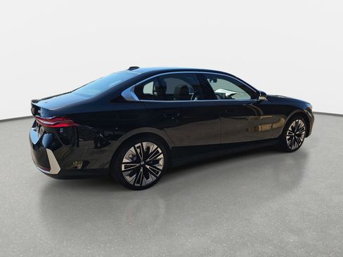 New 2026 BMW 530i xDrive w/ Premium Package image 5