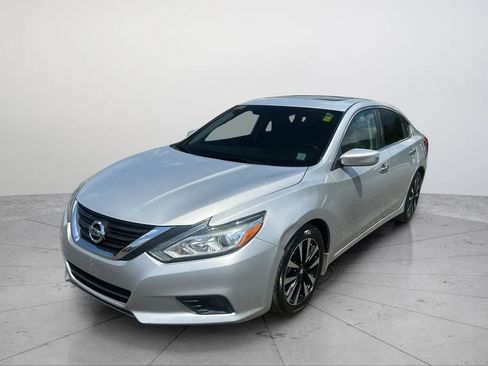 Used 2017 Nissan Altima 2.5 SV FWD image 2