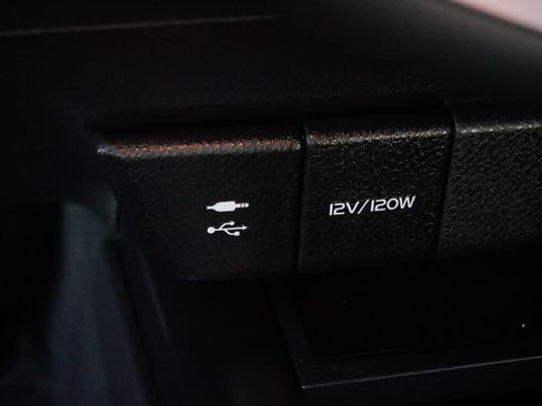 Used 2018 Toyota Camry LE image 29