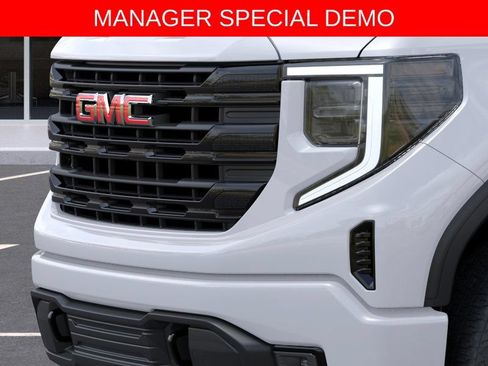 Used 2026 GMC Sierra 1500 Elevation AWD/4WD image 13