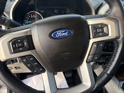 Used 2018 Ford F150 Lariat w/ Equipment Group 502A Luxury image 13