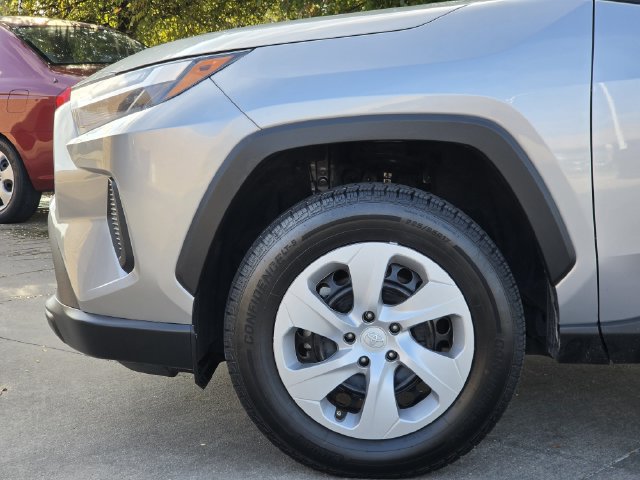 Used 2025 Toyota RAV4 LE AWD/4WD image 7