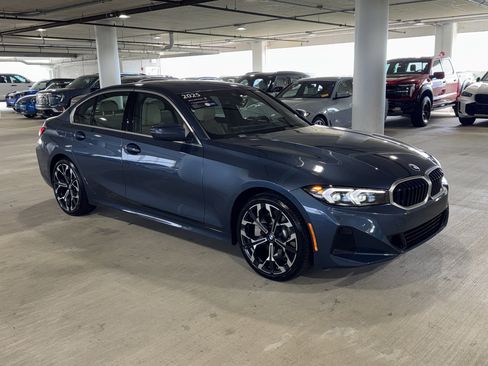 Used 2025 BMW 330i Sedan w/ Convenience Package RWD image 2