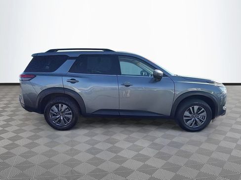 Used 2025 Nissan Pathfinder SV FWD image 8