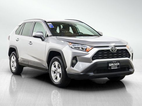 Used 2019 Toyota RAV4 XLE AWD/4WD image 7