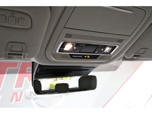 Used 2026 Lincoln Nautilus Premier AWD/4WD image 26