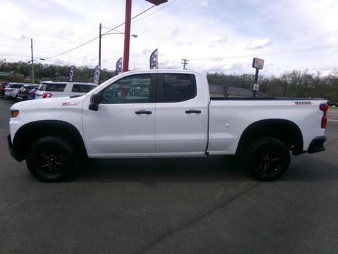 Used 2019 Chevrolet Silverado 1500 Custom Trail Boss w/ Custom Convenience Package AWD/4WD image 6