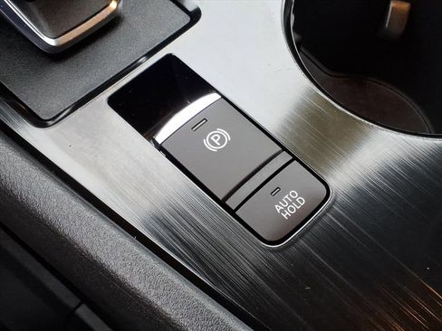 Certified 2023 Nissan Rogue SV image 18