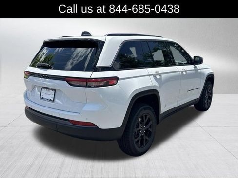 New 2026 Jeep Grand Cherokee Altitude RWD image 5