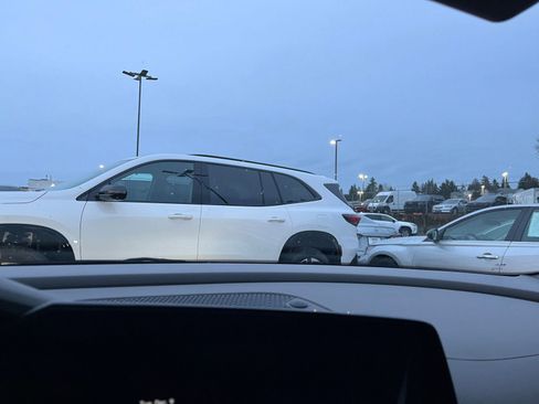 Used 2025 Hyundai Elantra SEL image 10