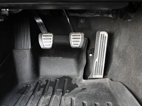 Used 2018 Chevrolet Camaro SS image 24