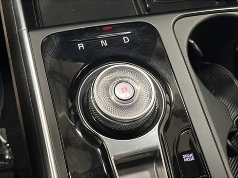 Used 2025 Kia Carnival SX FWD image 19